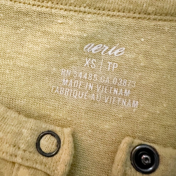 AERIE Oversized Linen Blend Baby Yellow Ling Sleeve Henley Top - Picture 4 of 7
